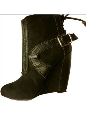 𝅺SEXY SUEDE BLACK BOOTY BY LOVELY PEOPLE